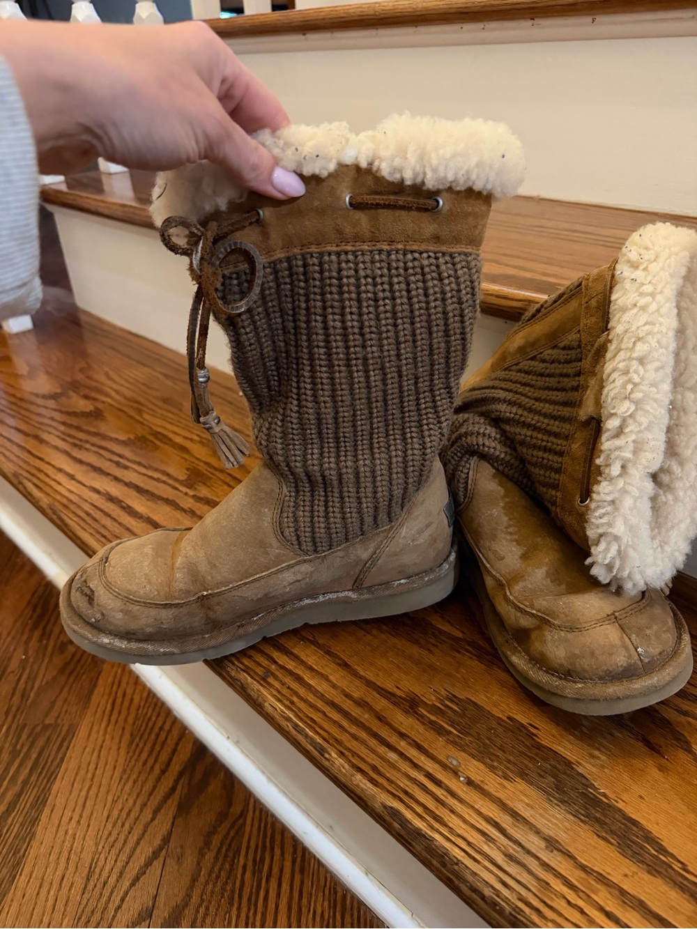 Vintage UGG Suburb Knit - Cozy Shearling-Lined Knit Panel Winter Boots - Brown